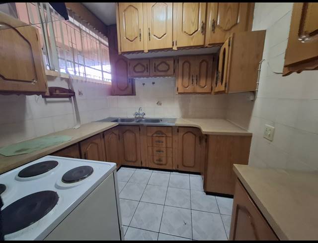 2 BEDROOM FLAT SOLD IN VEREENIGING CENTRAL